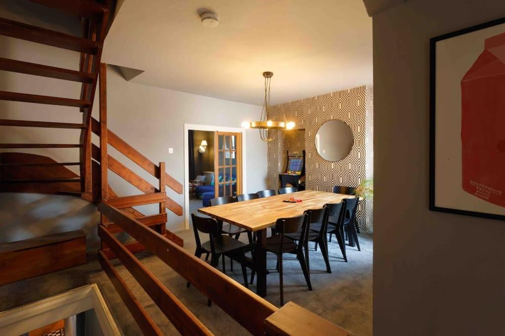 Chester/Handbridge Sleeps 9 + Netflix Hough Green Bagian luar foto