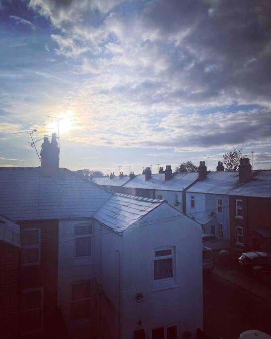 Chester/Handbridge Sleeps 9 + Netflix Hough Green Bagian luar foto